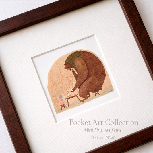 Bear and Mouse Art Print – Cozy Woodland Nursery Decor (10x15 cm)